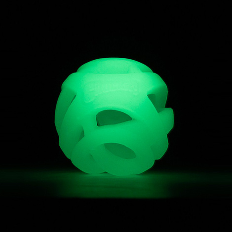 Chuckit Pet Supplies! Max Glow Air Fetch Glow-in-the-Dark Dog Toy, Medium, 6.5 cm, 1 piece.