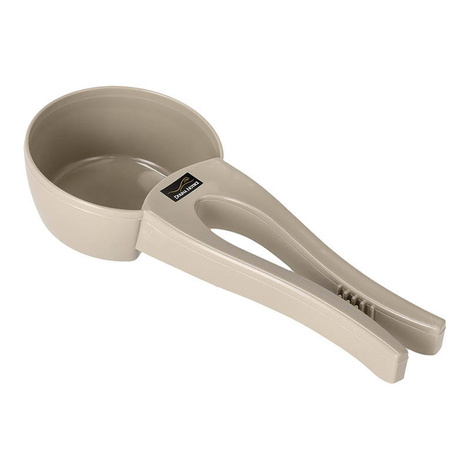 Measuring scoop for dry or dehydrated pet food with a clip to seal the bag