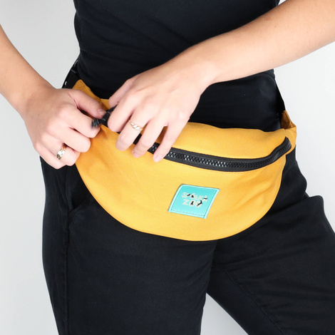 Spółka Zoo Design Spacious fabric fanny pack in mustard yellow
